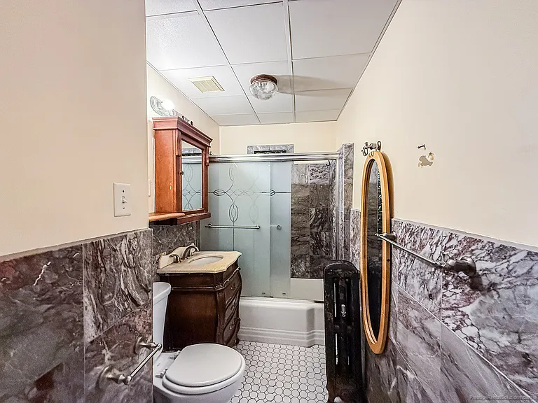 120 Gladstone St #2 — Photo 4