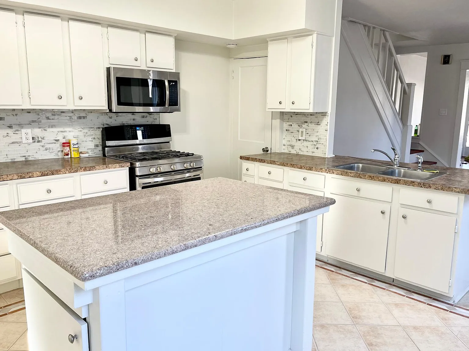 1274 Penn Ave photo 1