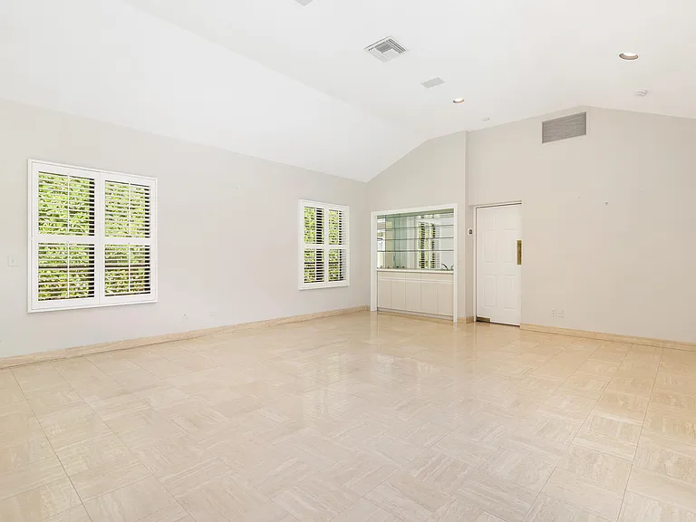 575 N Lake Way — Photo 9