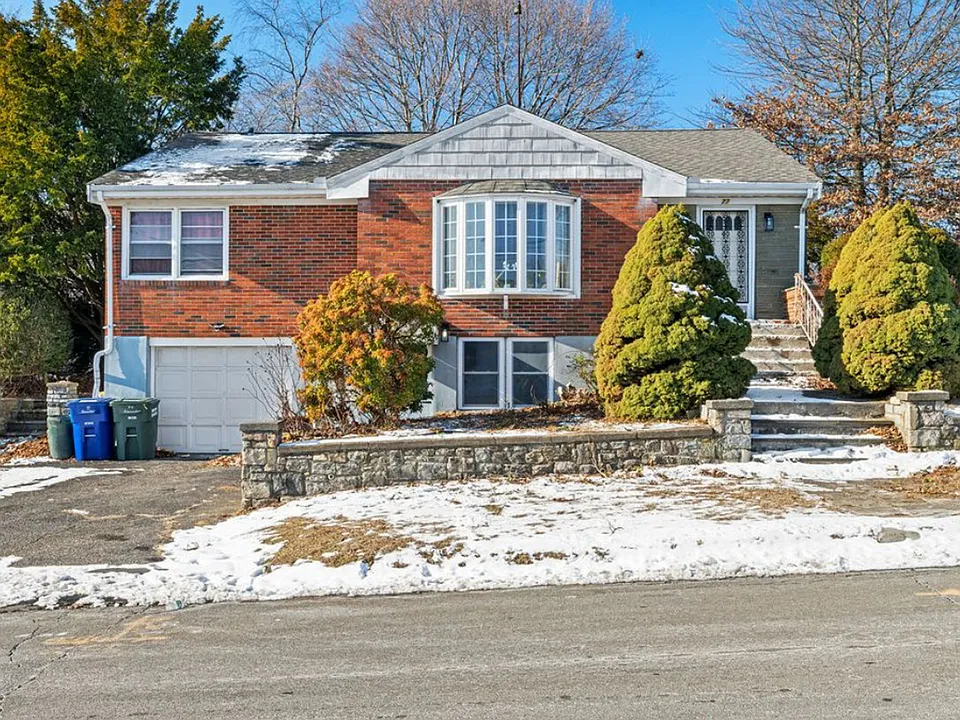77 Alexander Ave