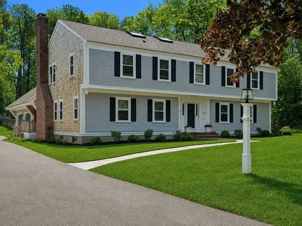 11 Winding Way, Plymouth, MA 02360