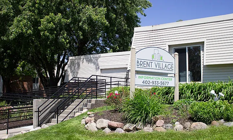 Brent Village — Photo 1