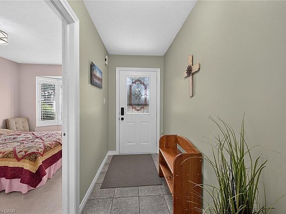 4th image of 30 Braemar Ave #22
