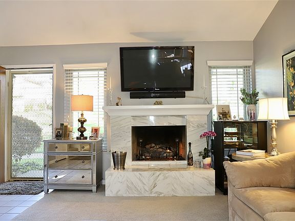 4th image of 10693 Esmeraldas Dr
