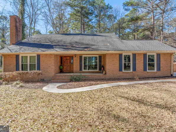 69 Club Forest Dr, Tennille, GA 31089