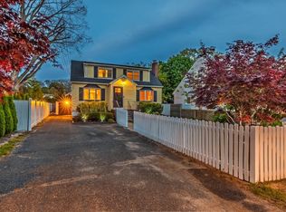 21 Livingston St, Deer Park, NY 11729