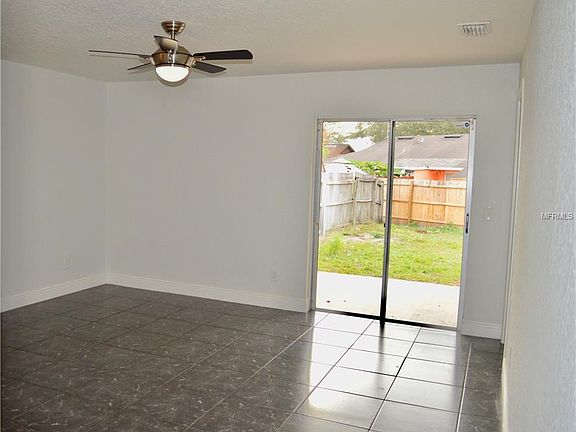 3rd image of 1455 Candlewyck Dr