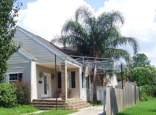 2762 Mendez St, New Orleans, LA 70122