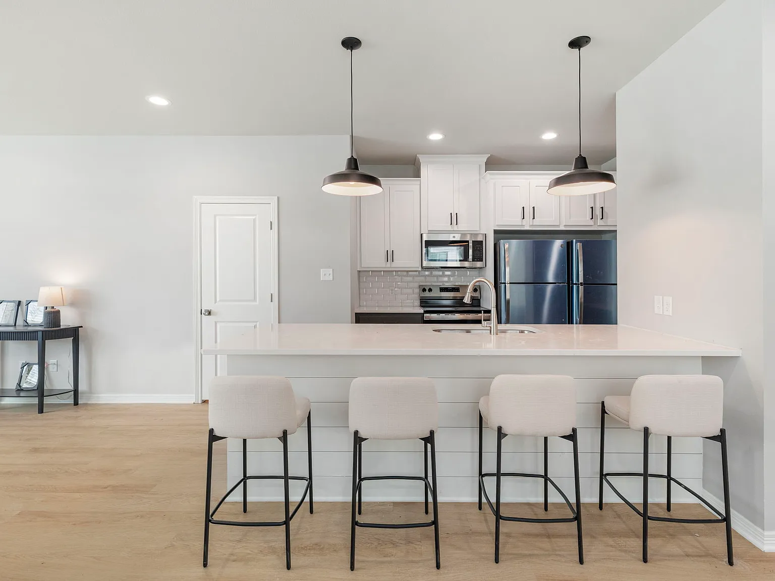 7 bed, 7.5 bath, $5,600 — Photo 1