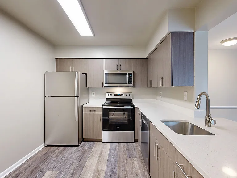 Canterbury Apartments — Photo 110