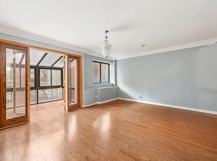 225 E 86th St APT 301, New York, NY 10028