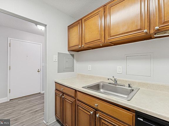 4th image of 6100 Westchester Park Dr APT 520