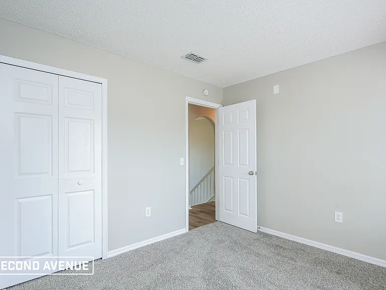 12042 Villa Rd — Photo 11