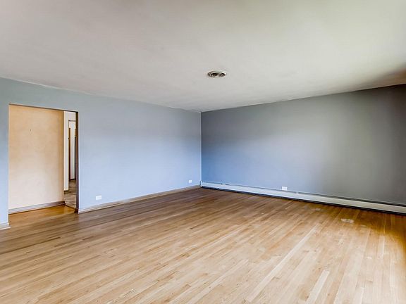 3rd image of 10535 Essex St
