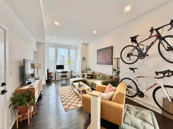 2915 W McLean Ave #2, Chicago, IL 60647