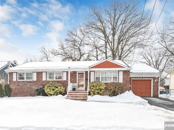 27 Madison Ave, Rochelle Park, NJ 07662