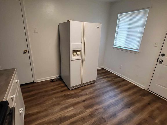 5th image of 6351 Wellington St Unit A
