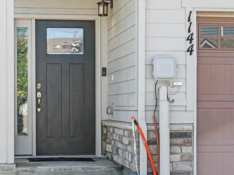 1144 Oak Cir — Photo 5