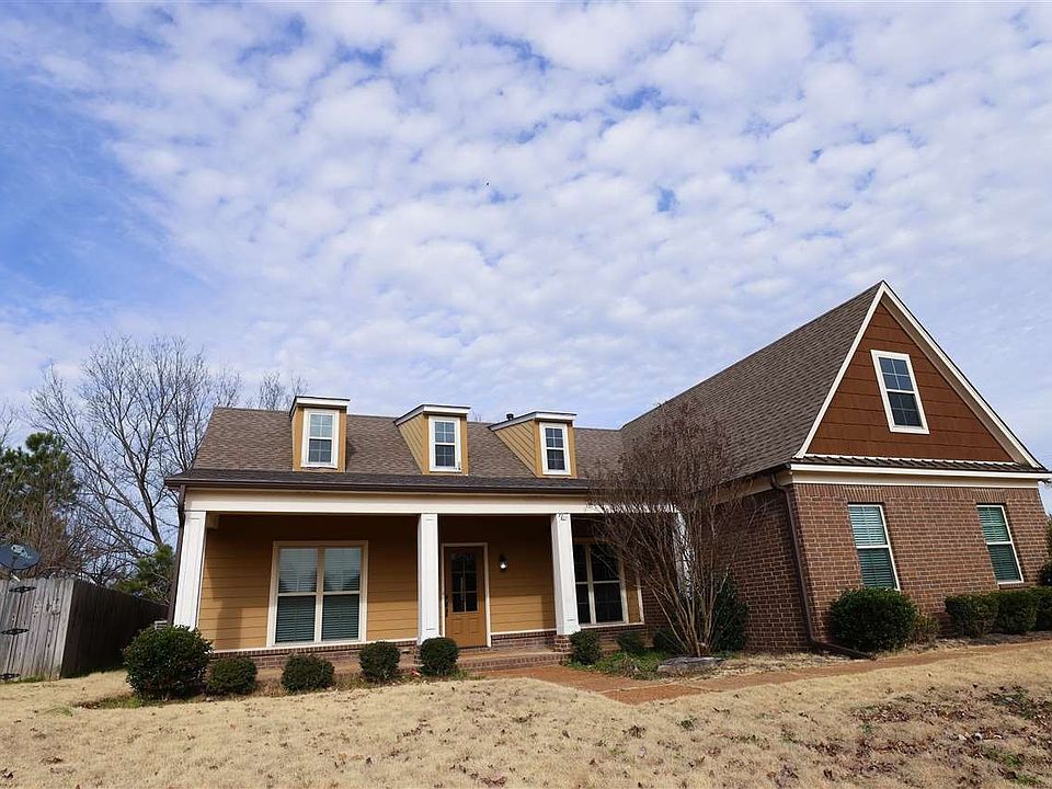 1st image of 15 Meadowland Ln