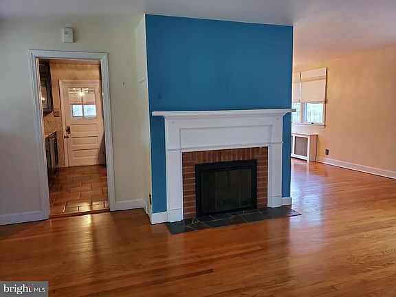 4th image of 54 Cranbury Rd