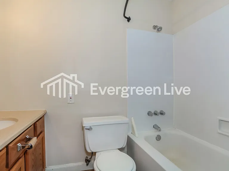 11690 Hamlet Rd — Photo 12