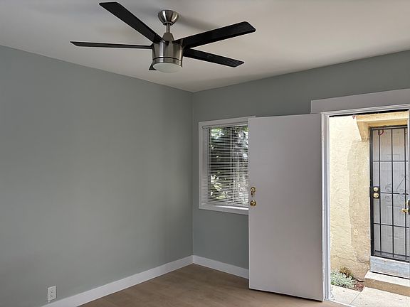 4th image of 916 N Watson Ave #5