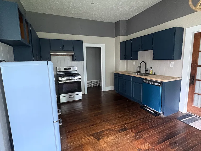 202 N 7th St — Photo 6