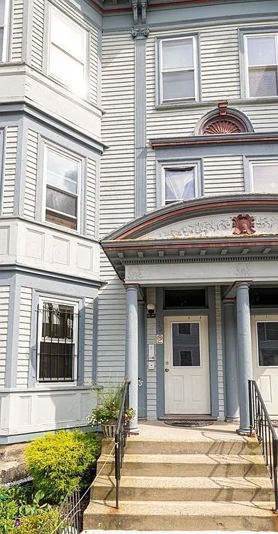 Building Photo - 30 Hawthorne St #1