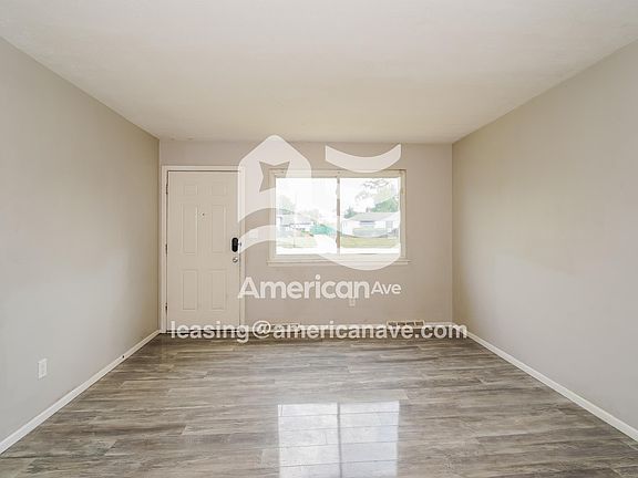 2-Living Room