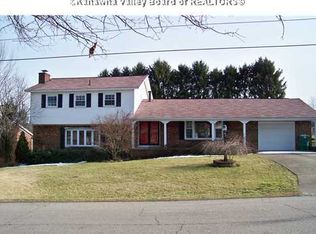 2611 Montana Ave, Hurricane, WV 25526