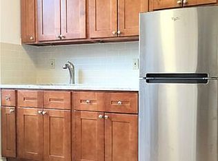 22-70 27th St #2A, Astoria, NY 11105