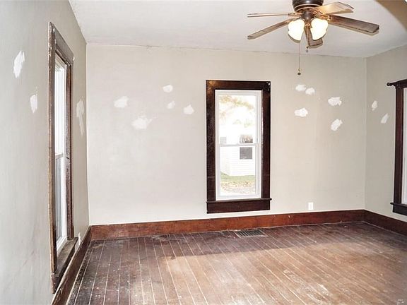 5th image of 21 N Main St