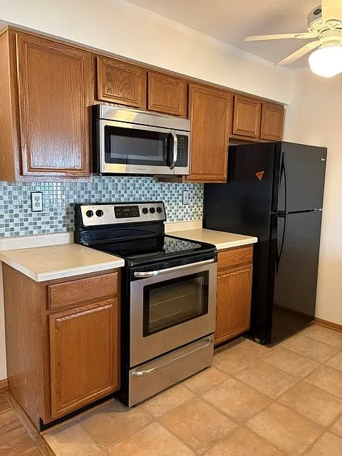 2 bed, 1156 sqft, $1,600 — Photo 2