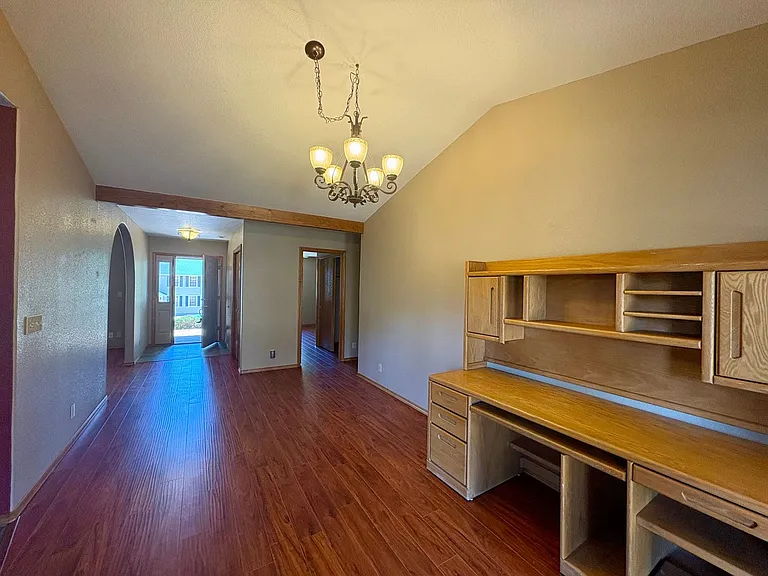 1636 W Ashley Way — Photo 4