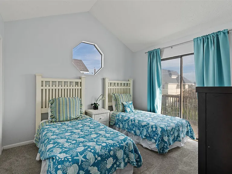 21812 Frio Dr — Photo 19