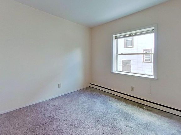 4th image of 2030 N Oakland Ave APT 104