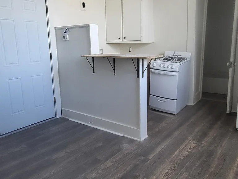 33 Cottage St #301 — Photo 3