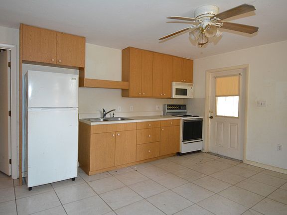 4th image of 3145 Bahia Vista St