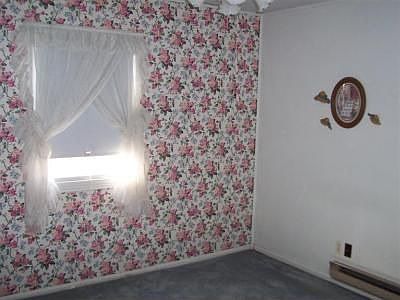 5th image of 709 Mary St
