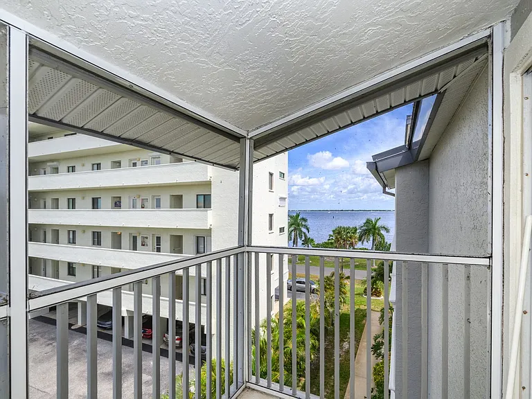 1477 Park Beach Cir #33 — Photo 63