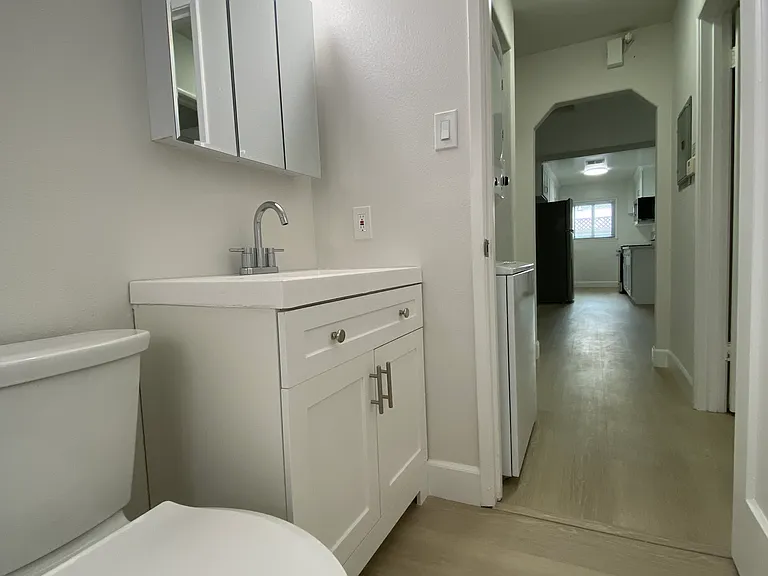 143 W Reed St — Photo 11