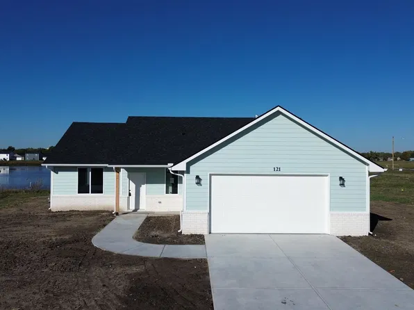 121 S Midway St, Valley Center, KS 67147