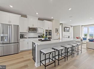 42501 Invergordon Ter, Sterling, VA 20166