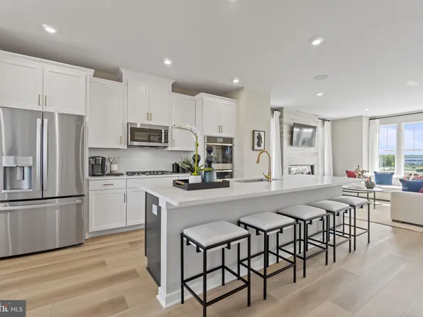 24144 Thurso Sq, Sterling, VA 20166