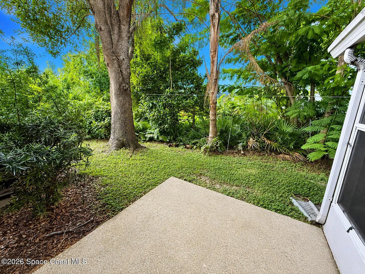 3 bed, 2.0 bath, 1544 sqft, $2,300 — Photo 2