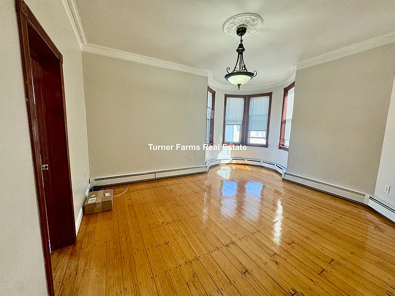 19 Monmouth St #2 — Photo 2