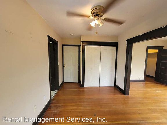 3rd image of 903 NE Roselawn St #10334327