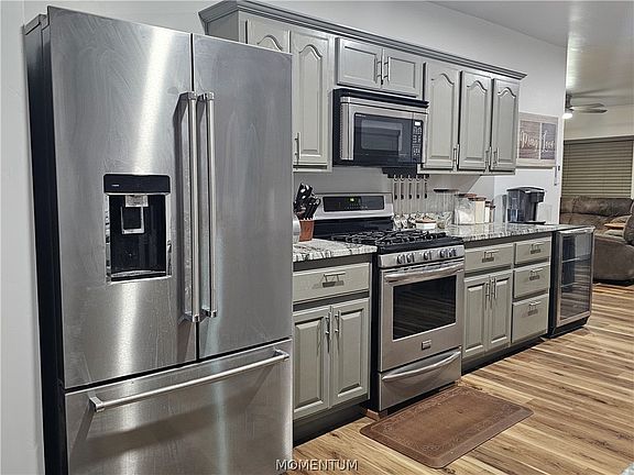 4th image of 512 E Oak Street