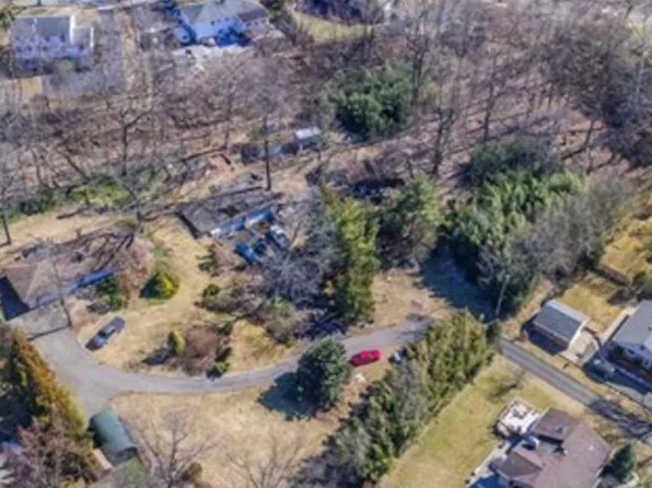 52 Colonial Rd, Wayne, NJ 07470