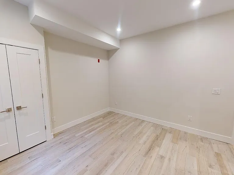 662 N 15th St #1 — Photo 6